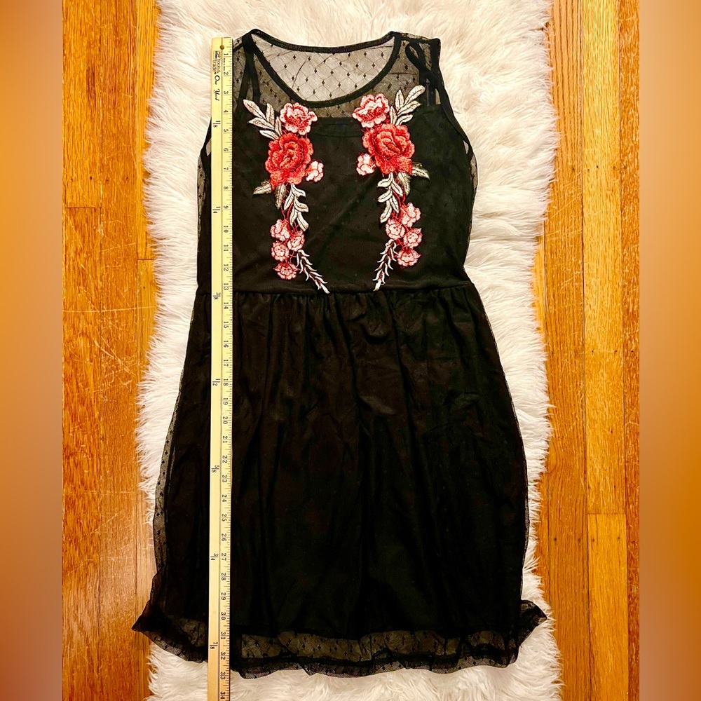 Dress- small - Picture 8 of 8